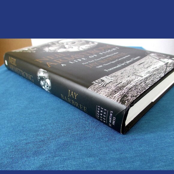 Book - Neil Armstrong: A Life of Flight, by Jay Barbree - Picture 11 of 15